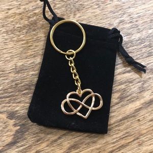 NWOT Infinity heart charm keychain in gold